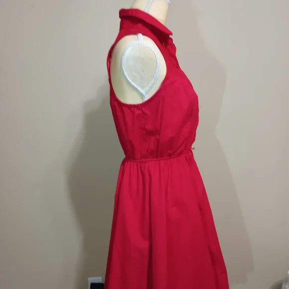 Elegant Red Sleeveless Dress - Picture 9 of 13